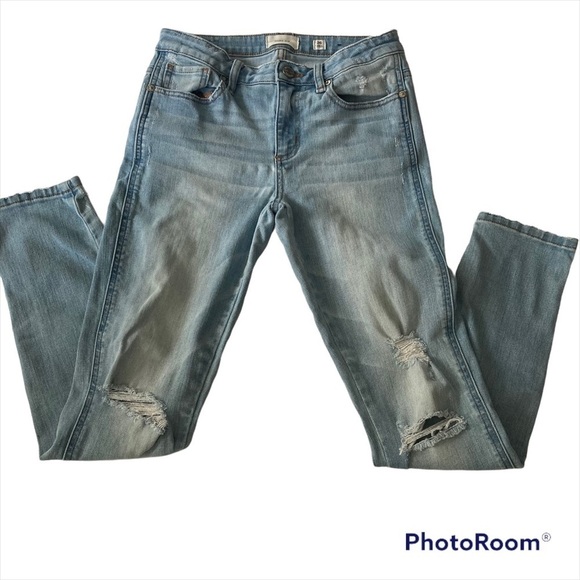 Miss Me Light Wash Distressed Skinny Jeans - Picture 1 of 3